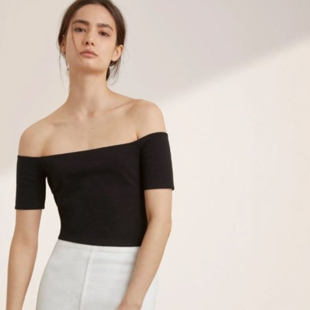 Aritzia wilfred free off shoulder black crop top